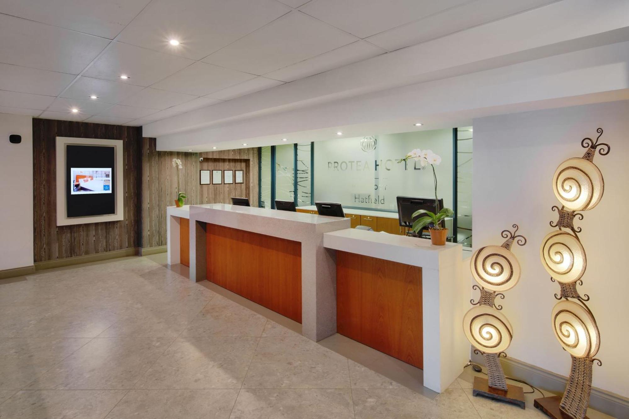 Protea Hotel By Marriott Pretoria Hatfield Esterno foto