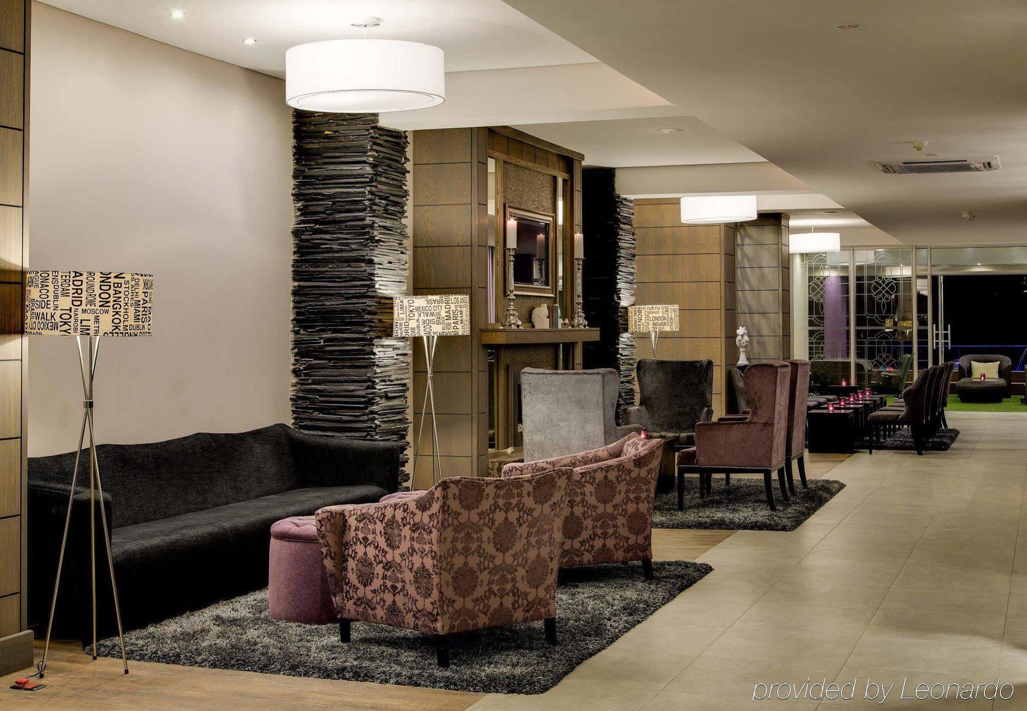 Protea Hotel By Marriott Pretoria Hatfield Esterno foto