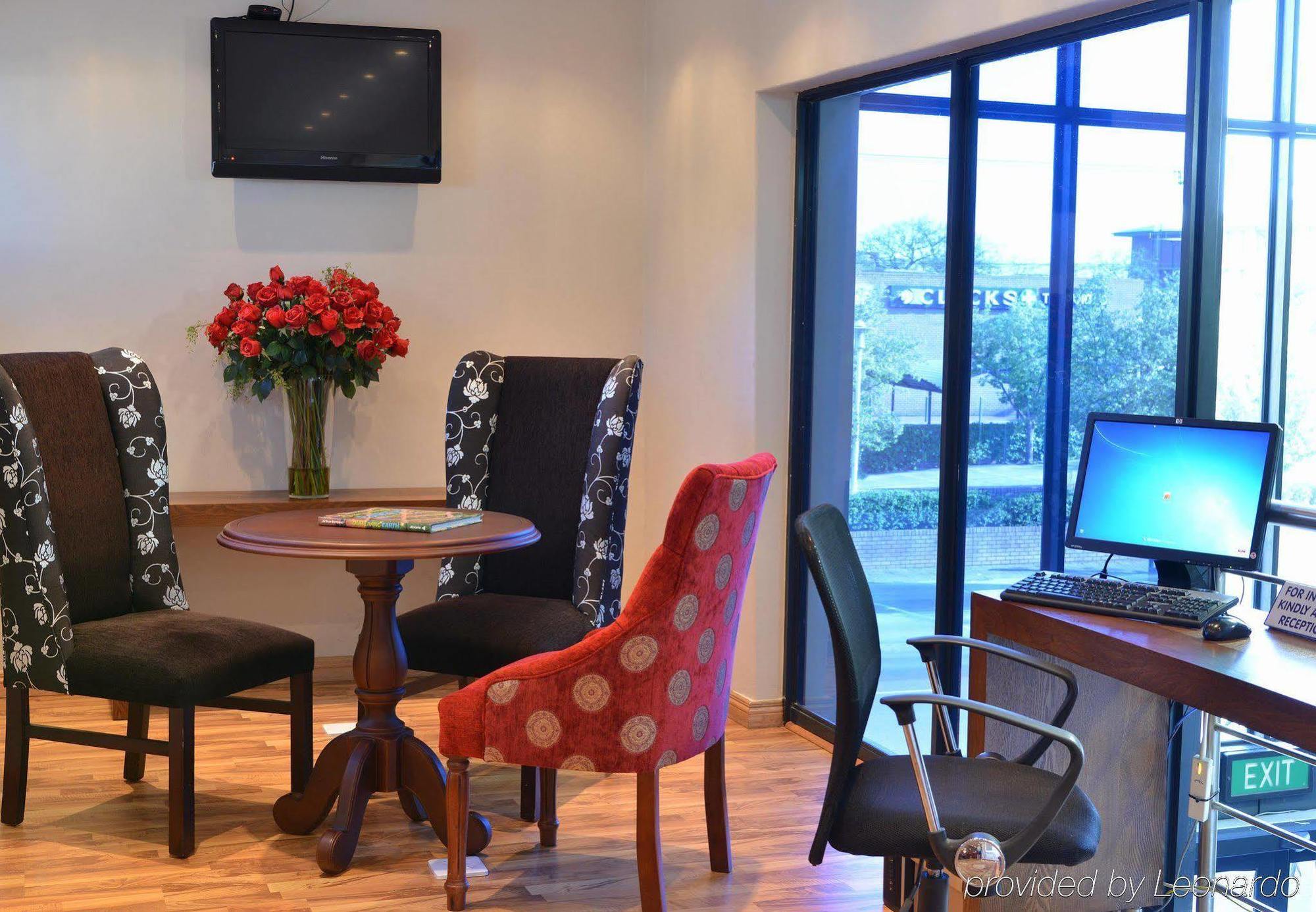 Protea Hotel By Marriott Pretoria Hatfield Esterno foto