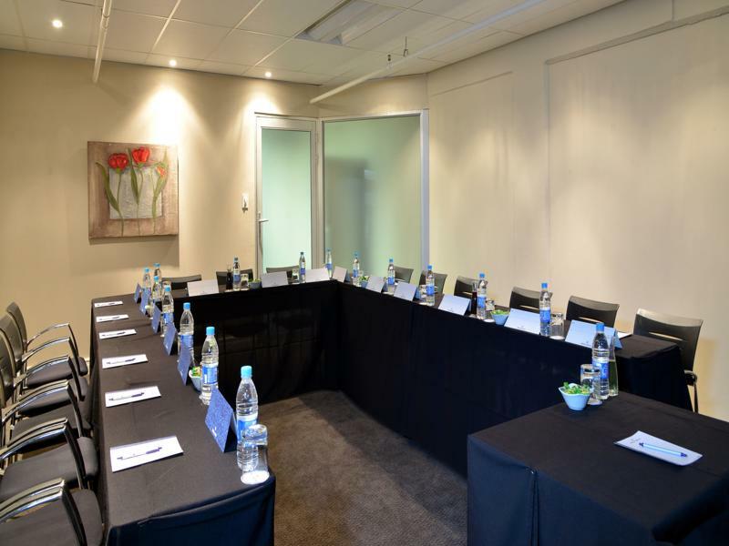 Protea Hotel By Marriott Pretoria Hatfield Esterno foto