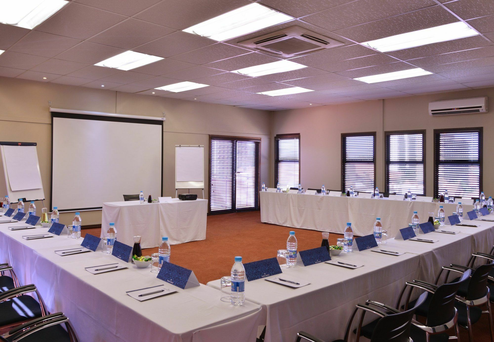 Protea Hotel By Marriott Pretoria Hatfield Esterno foto
